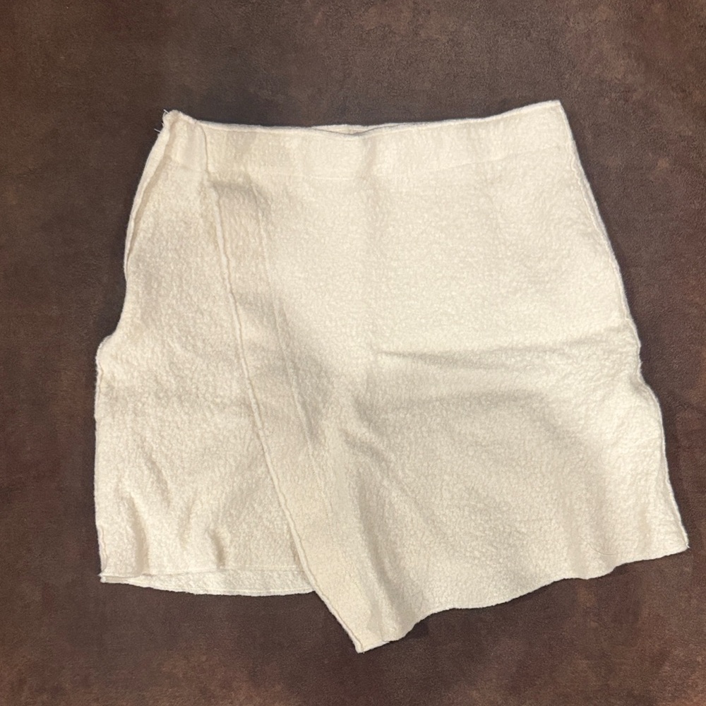 Banana Republic Off-White Textured Skirt